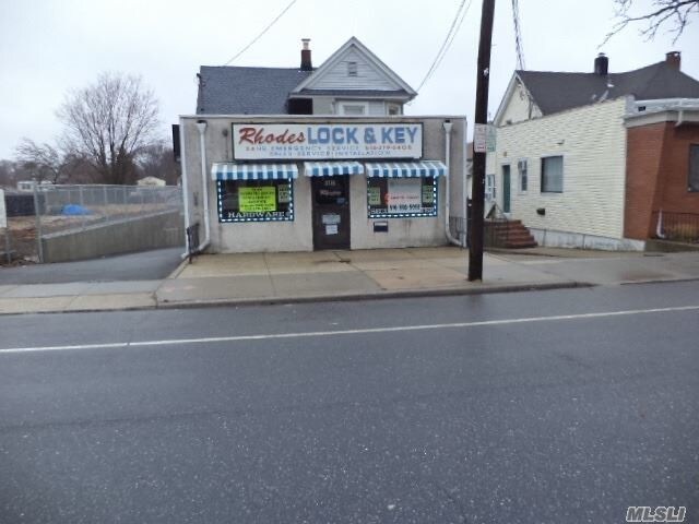 Primary Photo - 2116 Grand Ave