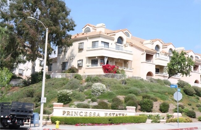 Foto del edificio - 18123 Erik Ct