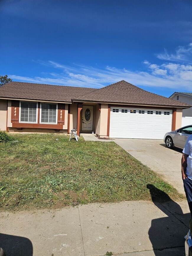 Foto del edificio - 4 bedroom/2 bath Lemon Grove home