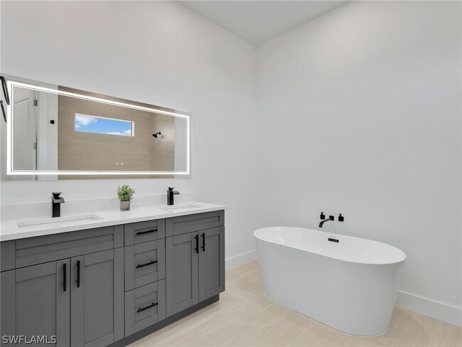 Building Photo - 319 NW 14th St