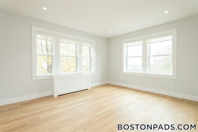 Building Photo - 123 Highland Ave