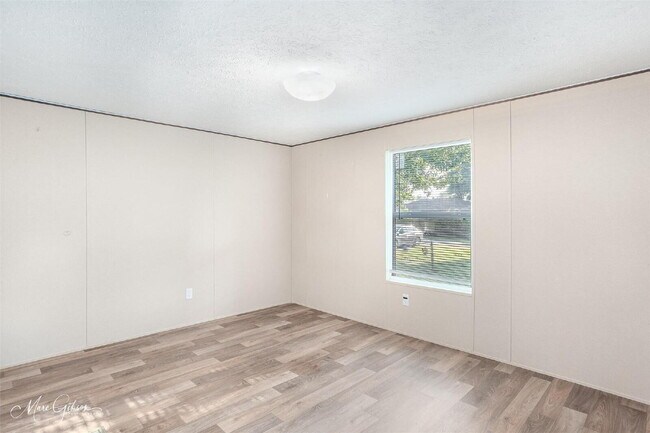 Foto del edificio - "Charming 3-Bedroom Home with 2 Full Baths in Prime Bossier City Location!"