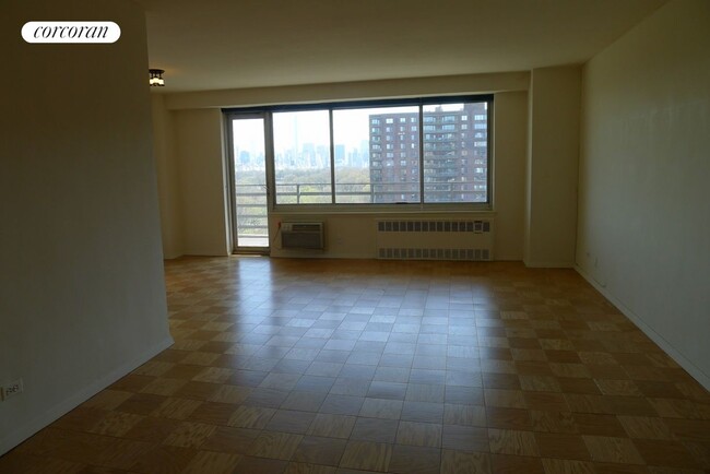 Building Photo - 400 Central Park W