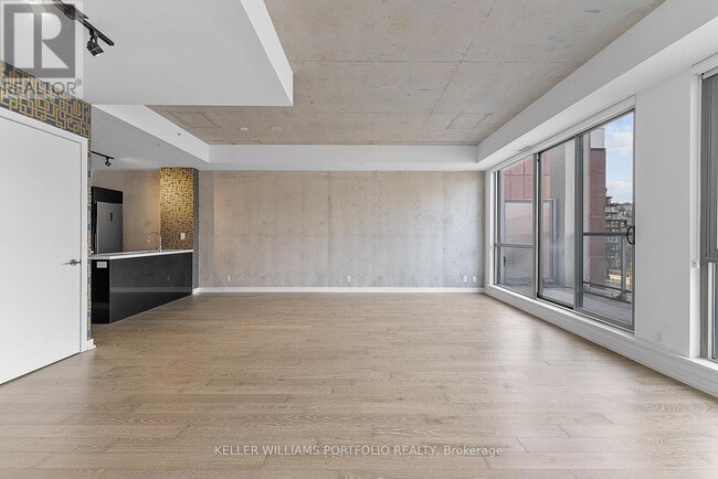 Building Photo - 39 Brant St