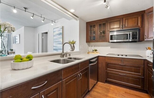 Foto del edificio - 700 E Ocean Blvd