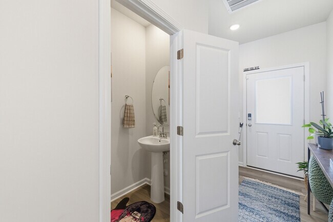 Building Photo - 754 Rolling Flds Dr