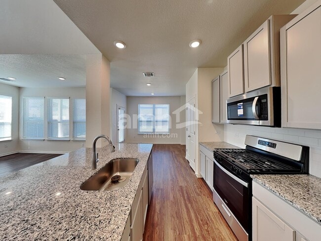 Foto del edificio - 207 Pebble Creek Run