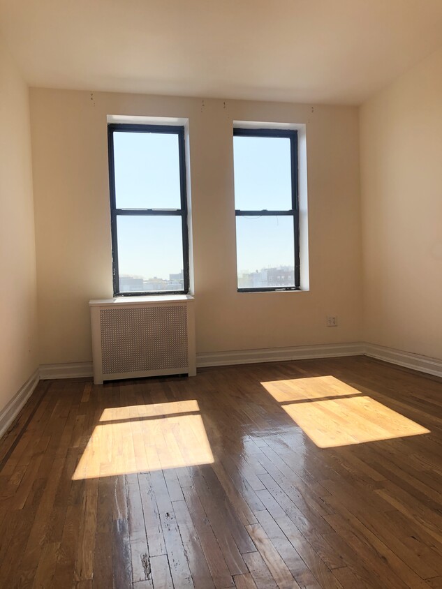 Foto principal - 45-16 44th St