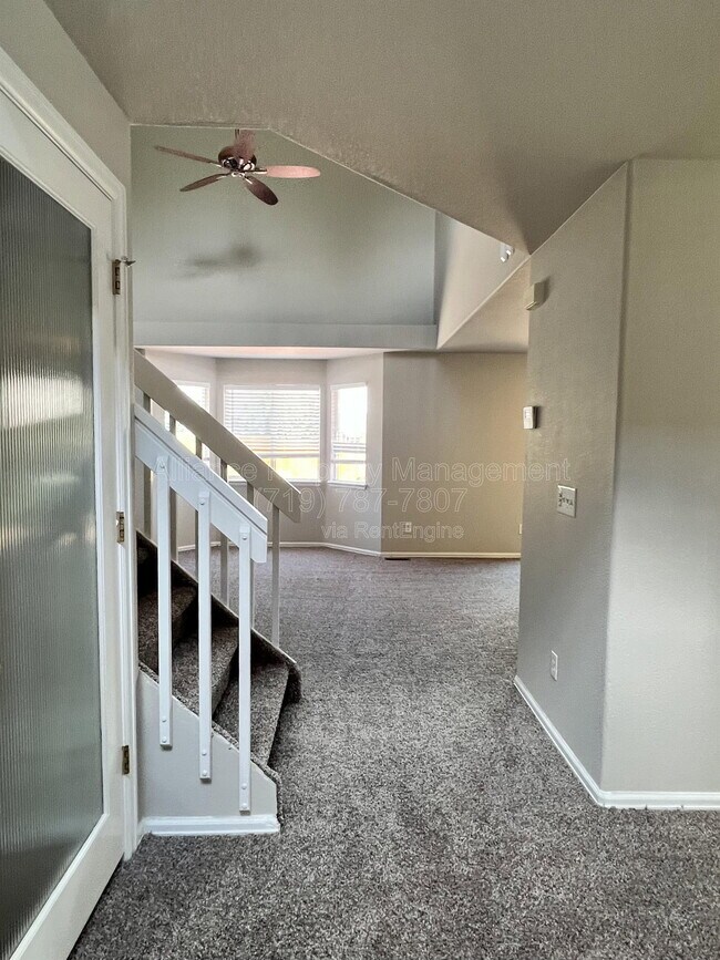 Building Photo - 5671 Vermillion Bluffs Dr