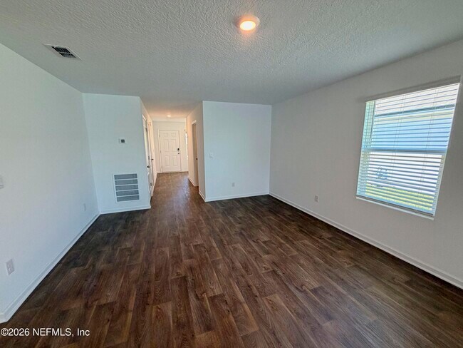 Foto del edificio - 462 Ardila Cir