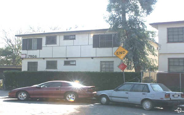 Building Photo - 7906 Brimfield Ave