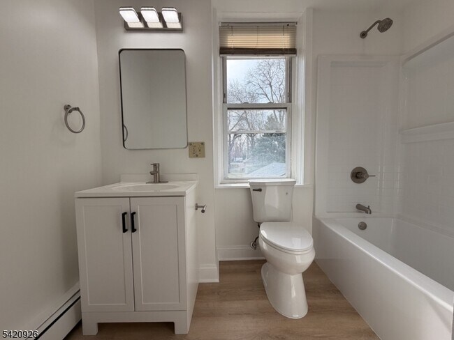 Foto del edificio - 536 Lake Ave