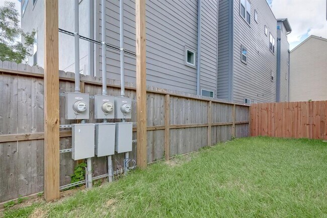 Foto del edificio - 5528 Larkin St