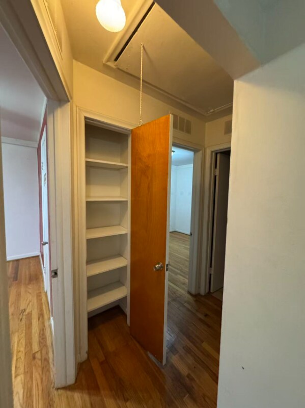 Foto del edificio - 1202 E George Ave