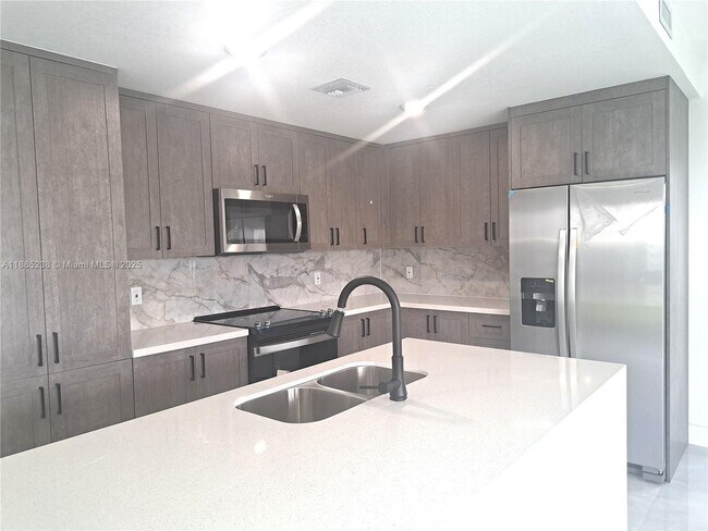 Foto del edificio - 1373 NW 1st St