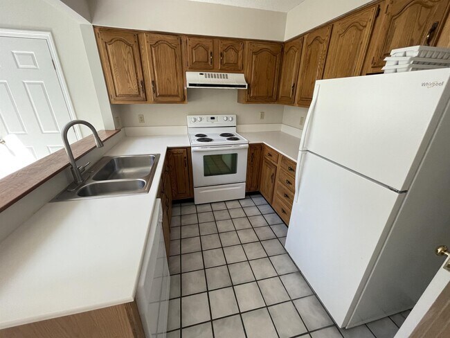 Building Photo - 43 Wildwood Dr
