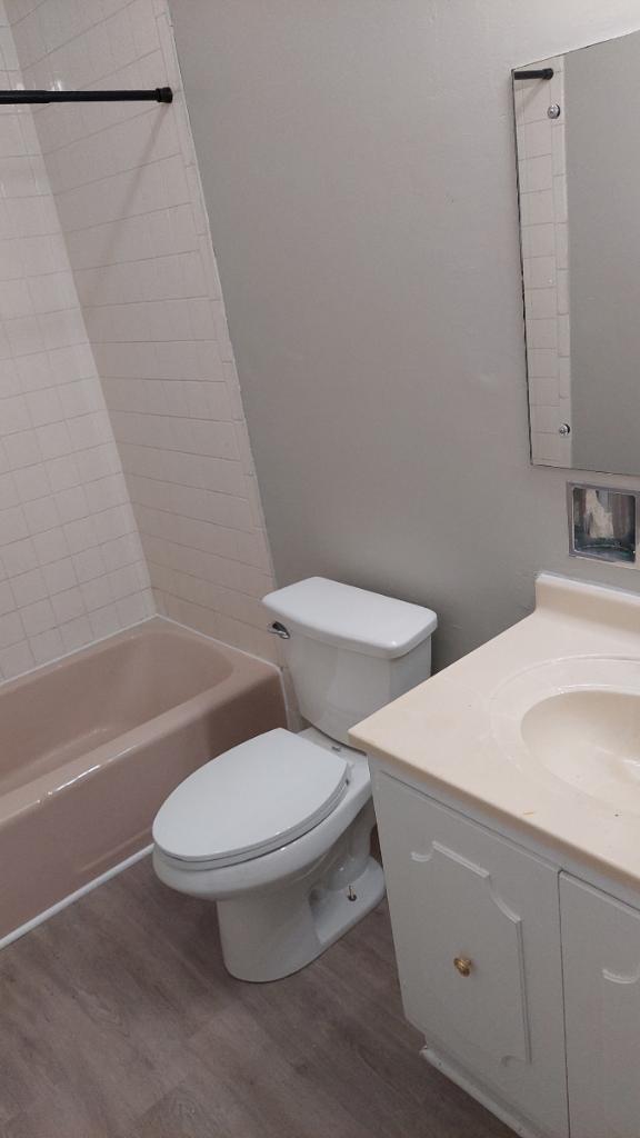 Foto del edificio - 1015 W Jackson St