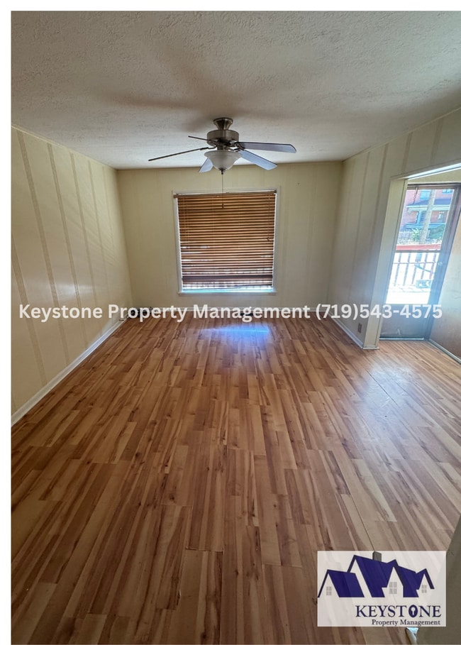 Foto del edificio - Conveniently located -  Downtown Apartment...