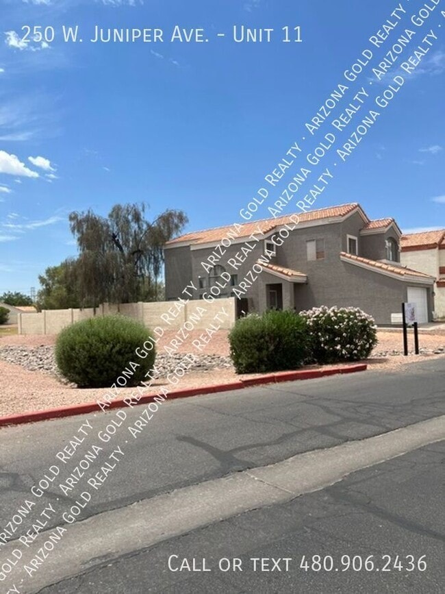 Foto del edificio - 250 W Juniper Ave