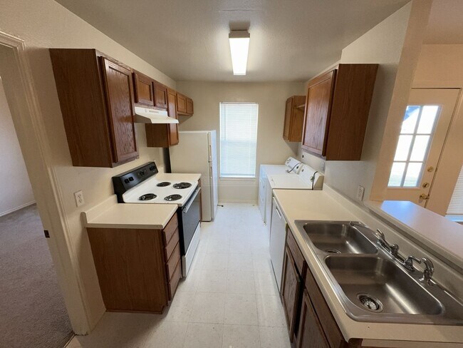 Foto del edificio - 5804 Greengate Dr