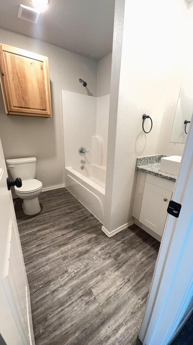 Building Photo - 7433 4th St