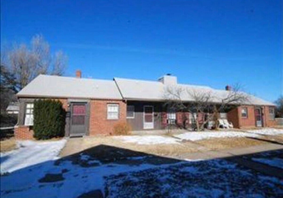 Primary Photo - 1409 George Washington Dr