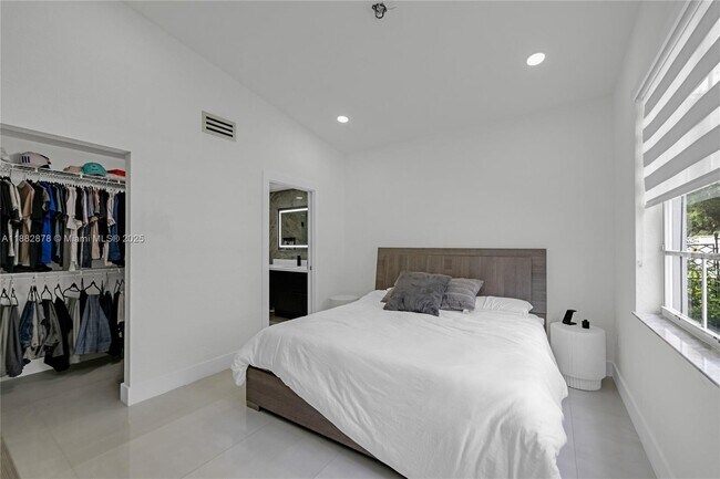 Foto del edificio - 2663 SW 187th Ave