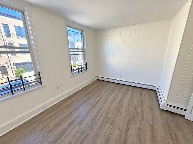 Foto del edificio - 105 Zabriskie St