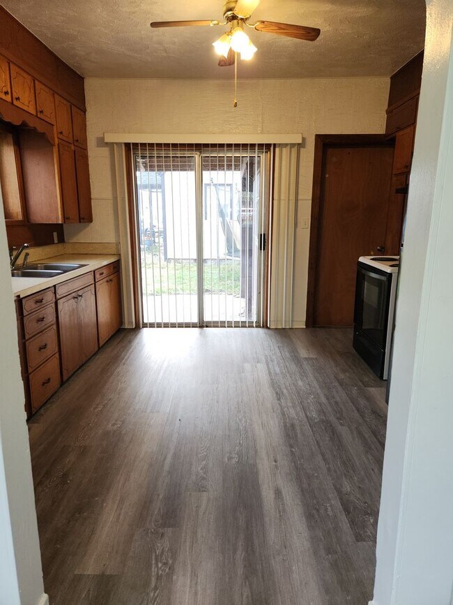 Foto del edificio - 3-bedroom 1 bath single family dwelling