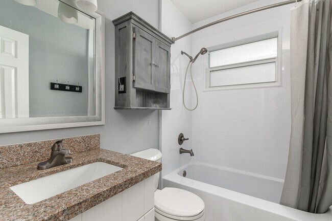 Foto del edificio - 2358 NW 52nd Ct
