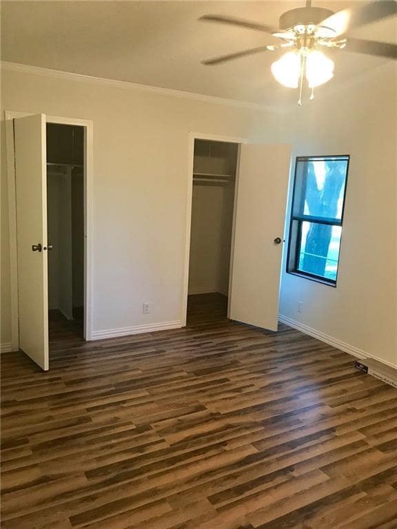 Foto del edificio - 216 Travis Ln