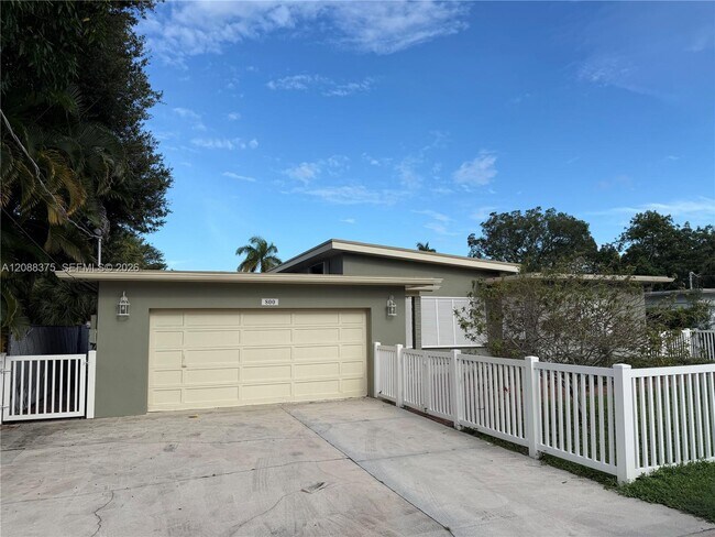Foto del edificio - 800 SW 8th Terrace