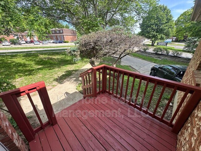 Building Photo - 1903 N 77th St
