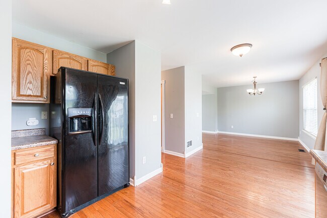 Foto del edificio - 841 Pond Brook Ave