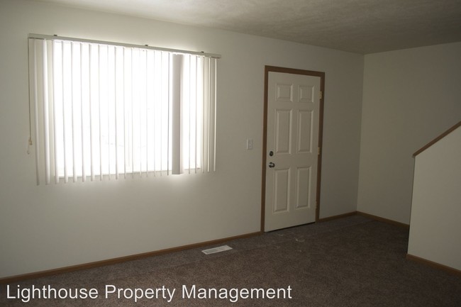 Building Photo - 287 Meadow Ln Dr