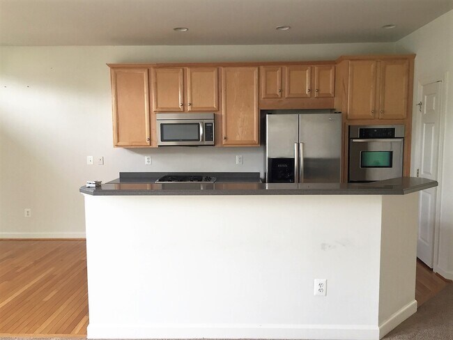 Foto del edificio - Spacious Townhouse in the City!