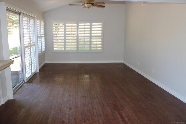 Building Photo - 5550 Calle Miramar