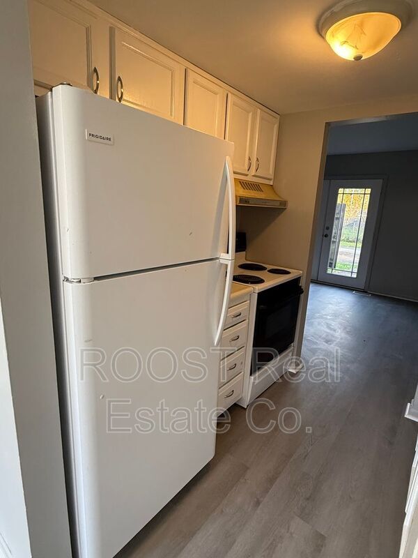 Foto del edificio - 6820-6826-6826 Emerald Ave