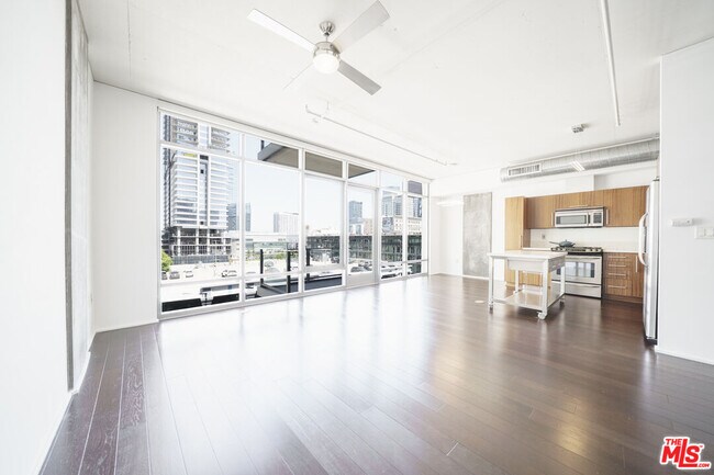 Foto del edificio - 1100 S Hope St