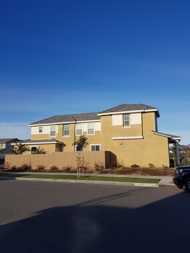 Foto del edificio - Riverpark 3+3 Single Family Home $4200