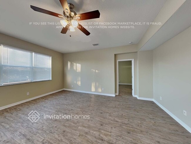 Building Photo - 11133 Golden Silence Dr