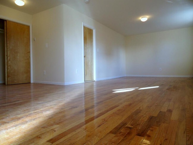 Building Photo - 146 McGuinness Blvd