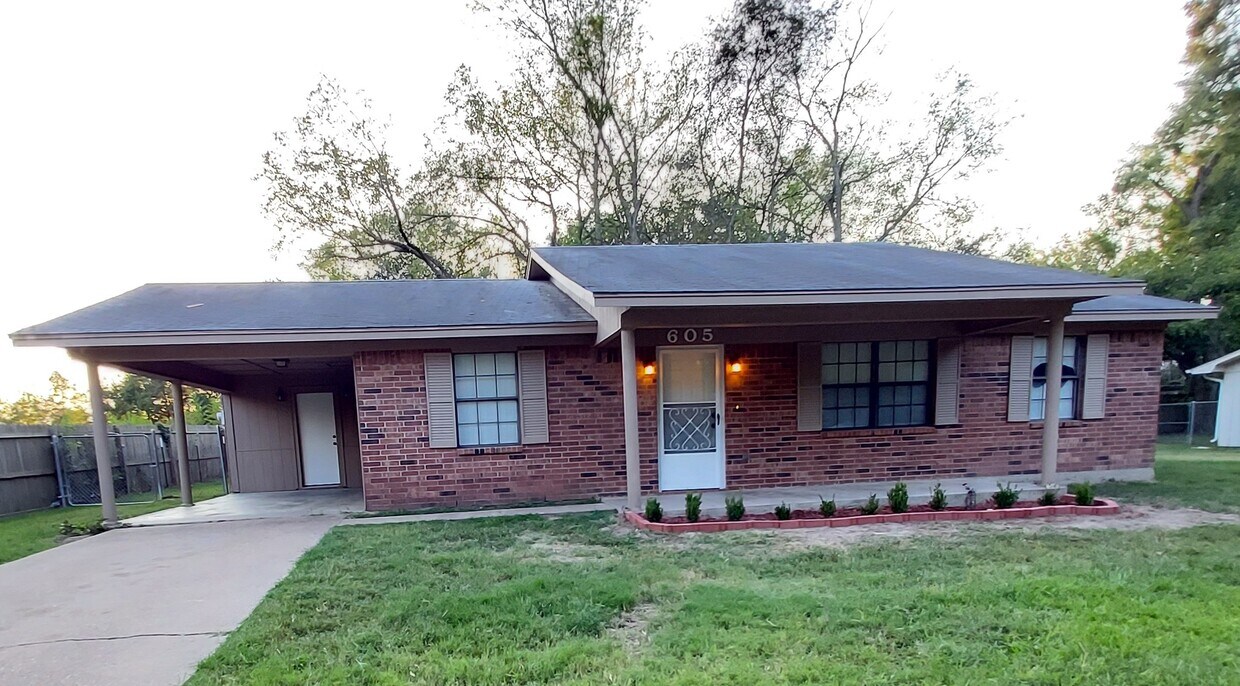 Foto principal - 605 S Fair St