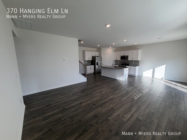 Foto del edificio - 370 Hanging Elm Ln