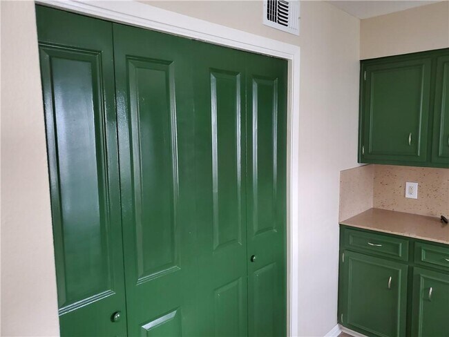 Foto del edificio - 5049 Wingfoot Ln