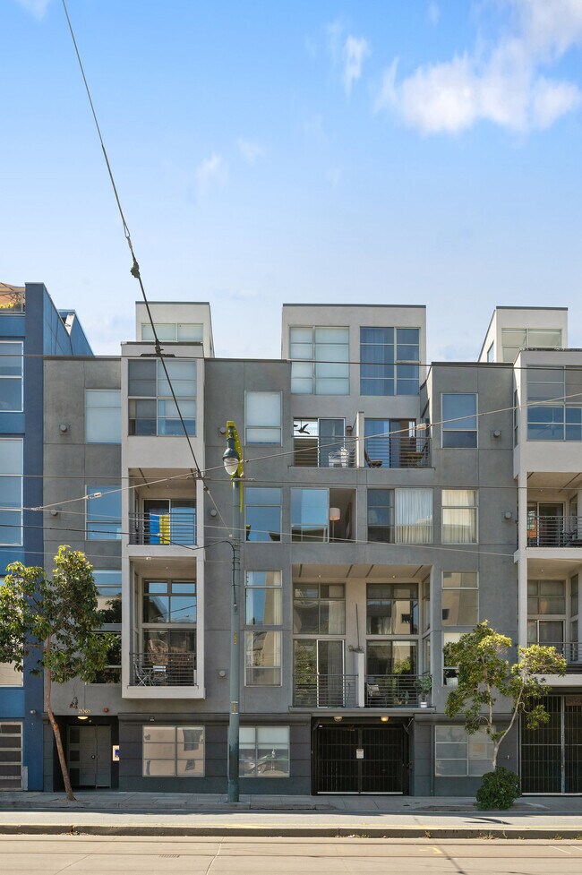 Building Photo - 2068 3rd St
