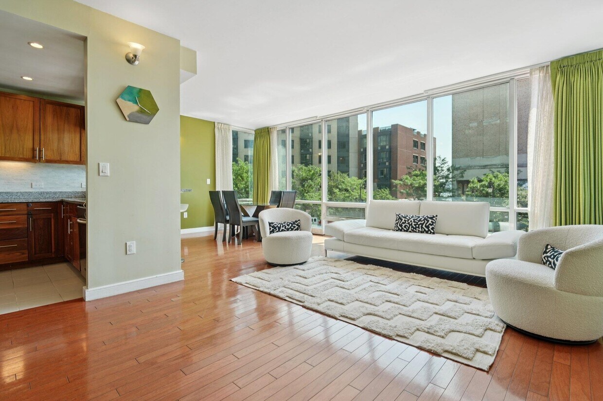 Foto principal - 20 Newport Pkwy