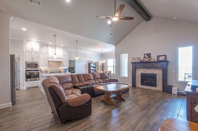 Building Photo - 2244 E Kellan Ct Terrace