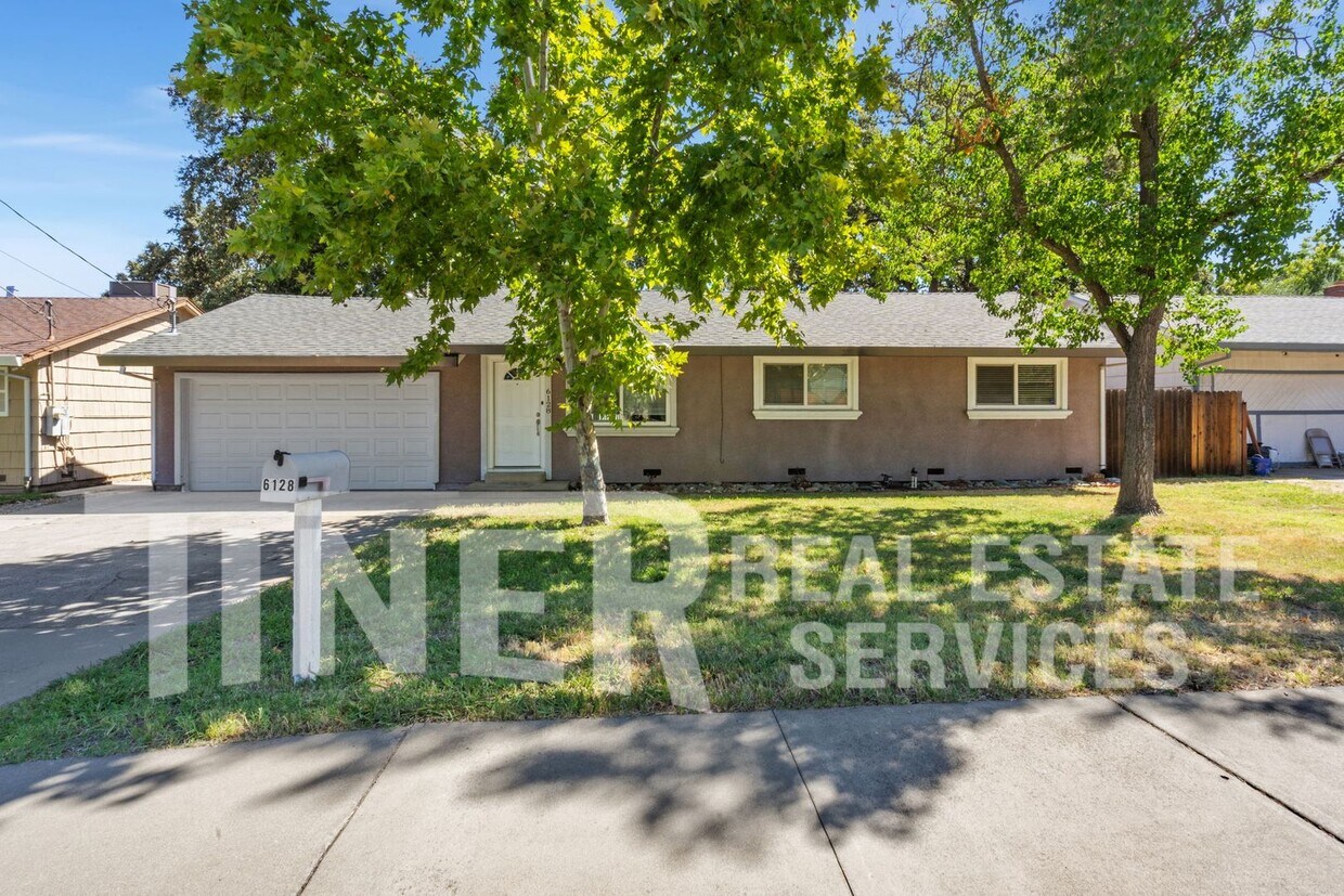 Updated Home with Sprawling Yard in Centr... - Updated Home with Sprawling Yard  in Centr...