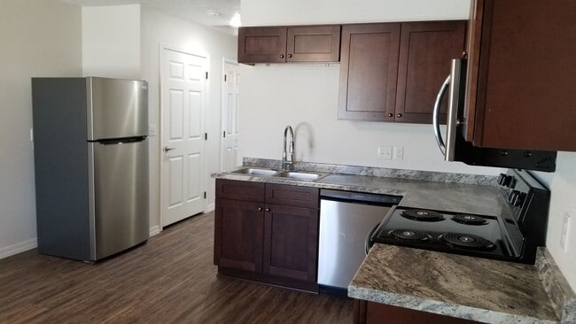 Building Photo - NEW LUXURY ONE BEDROOM APARTMENT UNFURNISHED